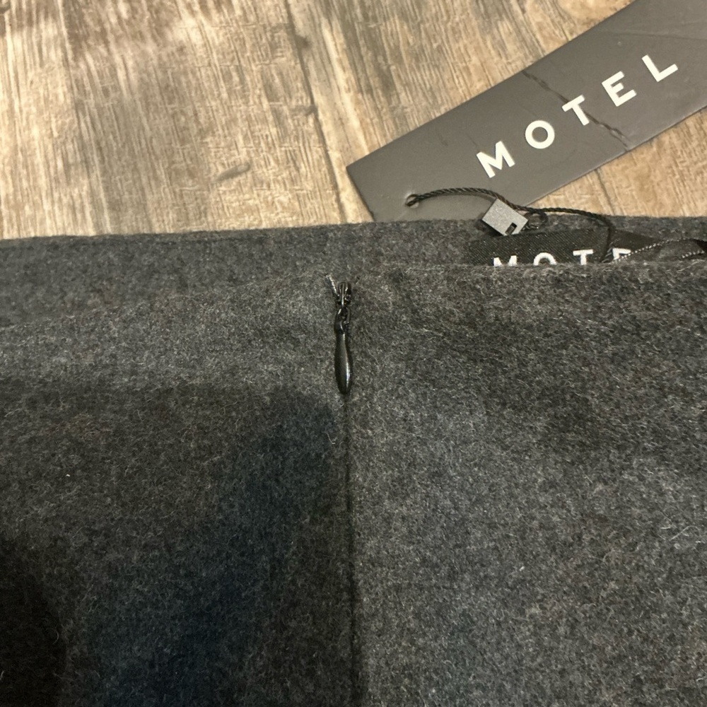 Motel Rocks Charcoal Mini Skirt Size Large - Picture 3 of 12